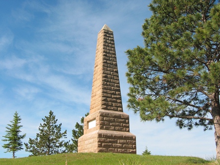 The Battle Mountain Monument at Hot Springs National Cemetery.